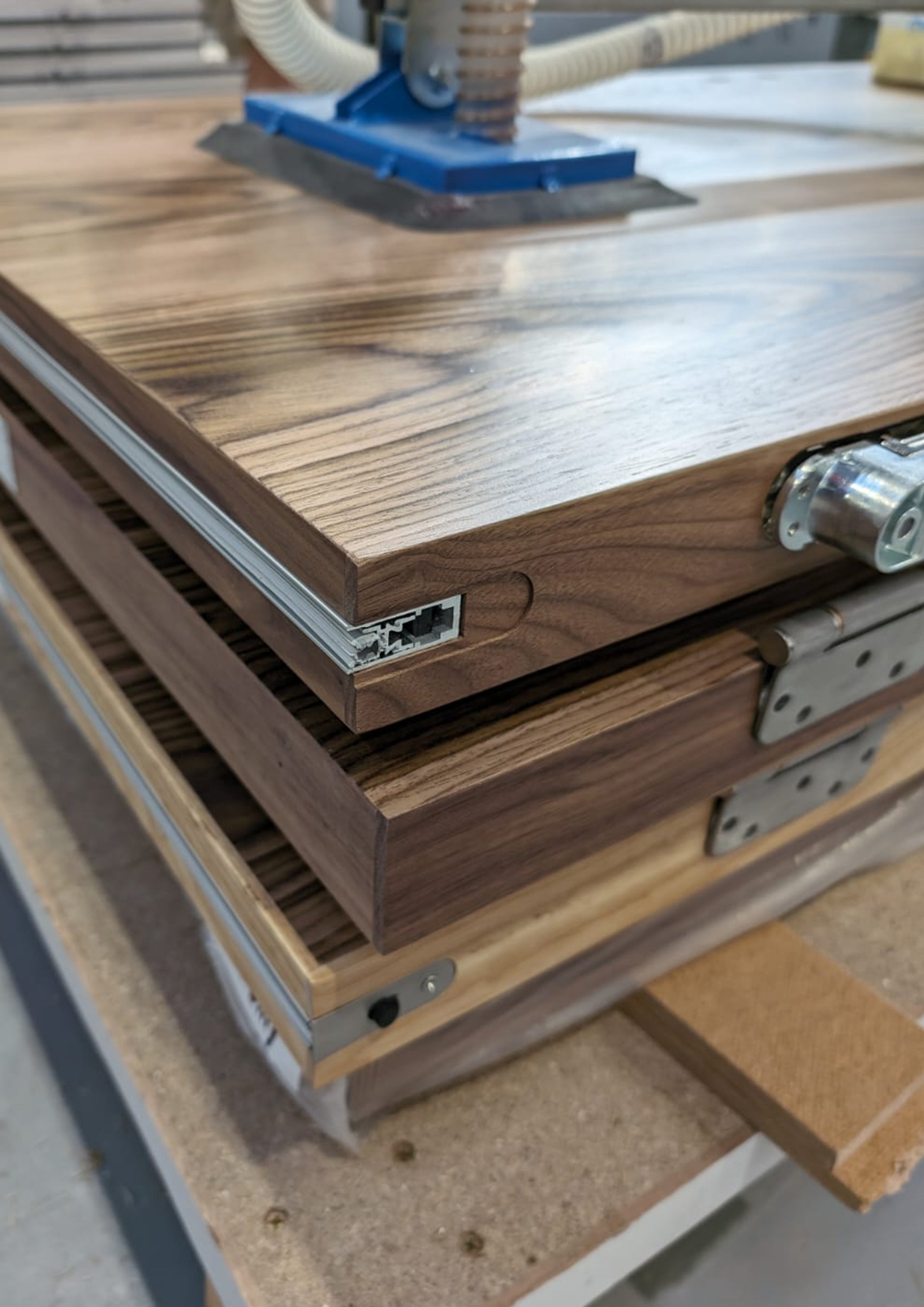 Wood Veneer - Walnut 1968C - DF Richards Veneers