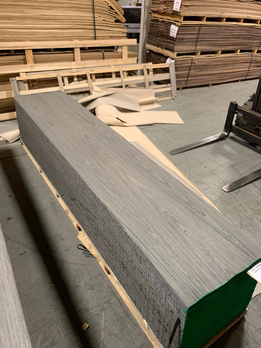 Wood Veneer - Oak 2117C - DF Richards Veneers