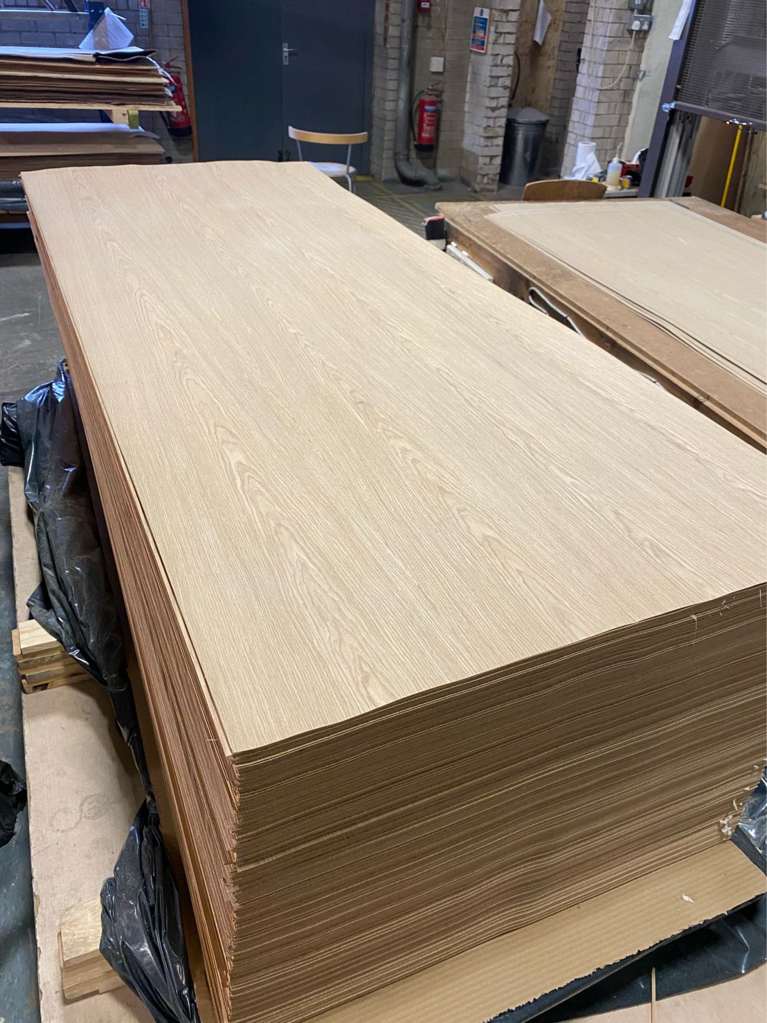 Wood Veneer - White Oak 570C - DF Richards Veneers